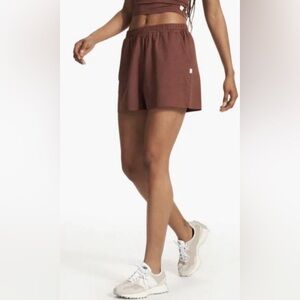Vuori Boyfriend Shorts in Cedar